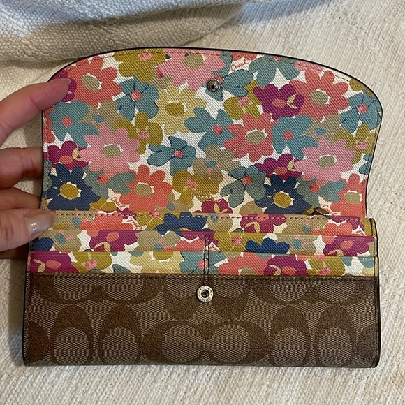 COACH- Taylor leather slim envelope wallet - NWT - Picture 4 of 5